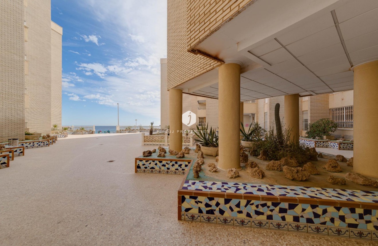Segunda mano - Apartamento / piso -
Torrevieja - Centro