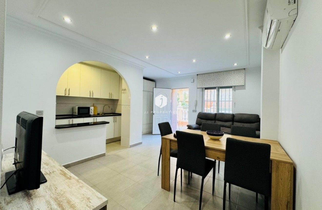 Segunda mano - Apartamento / piso -
La Mata - Costa Blanca