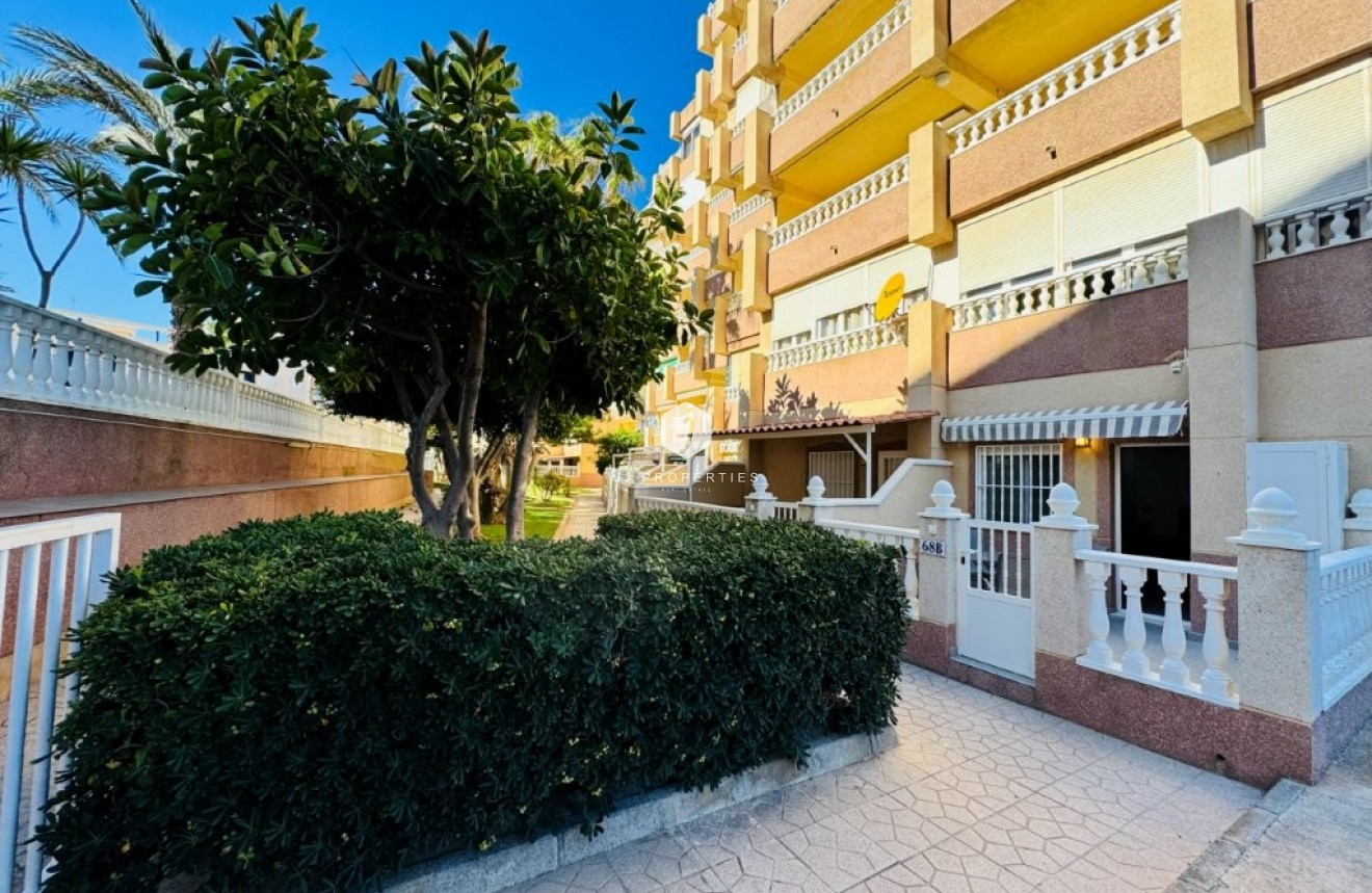 Segunda mano - Apartamento / piso -
La Mata - Costa Blanca