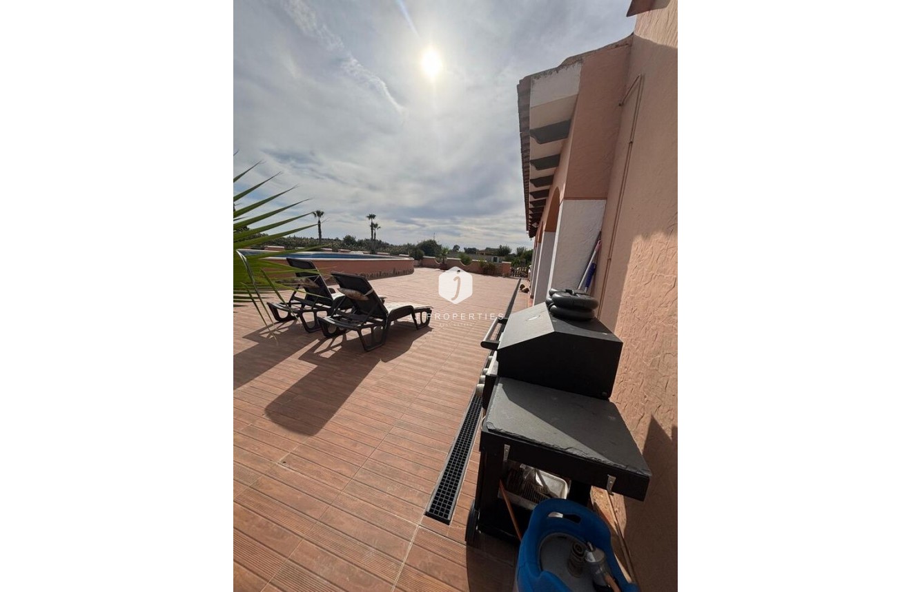 Segunda mano - Casa de campo -
Dolores - Costa Blanca