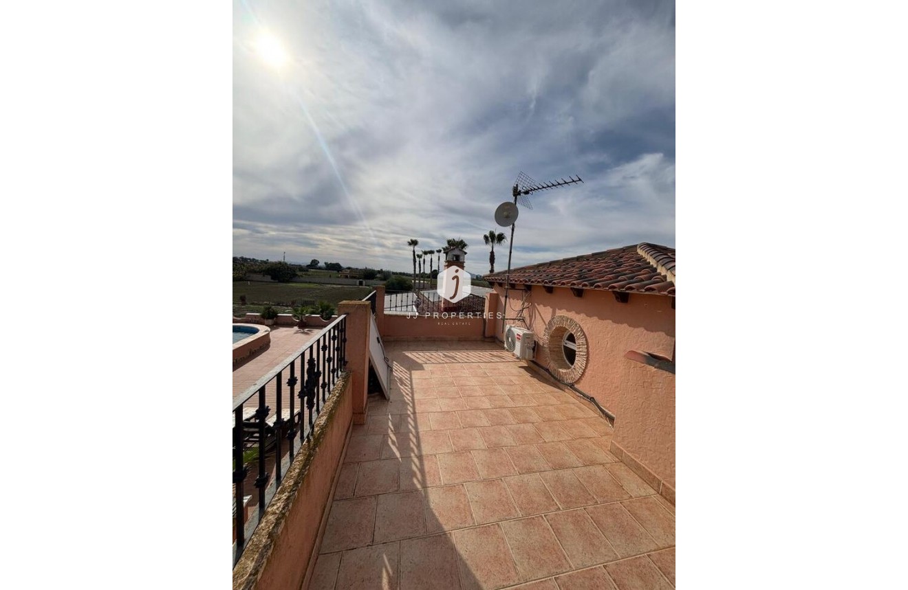 Segunda mano - Casa de campo -
Dolores - Costa Blanca