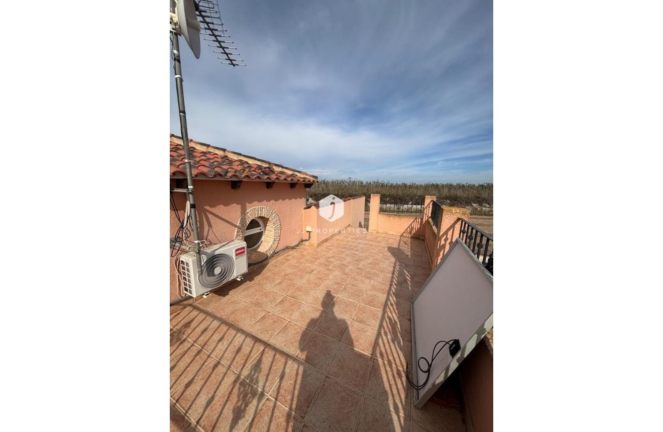 Segunda mano - Casa de campo -
Dolores - Costa Blanca