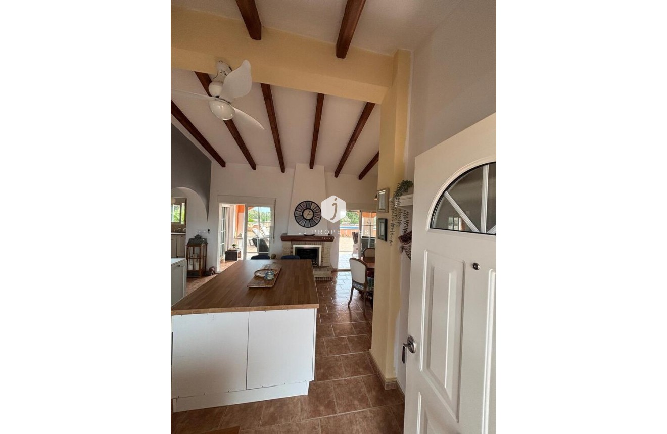 Segunda mano - Casa de campo -
Dolores - Costa Blanca