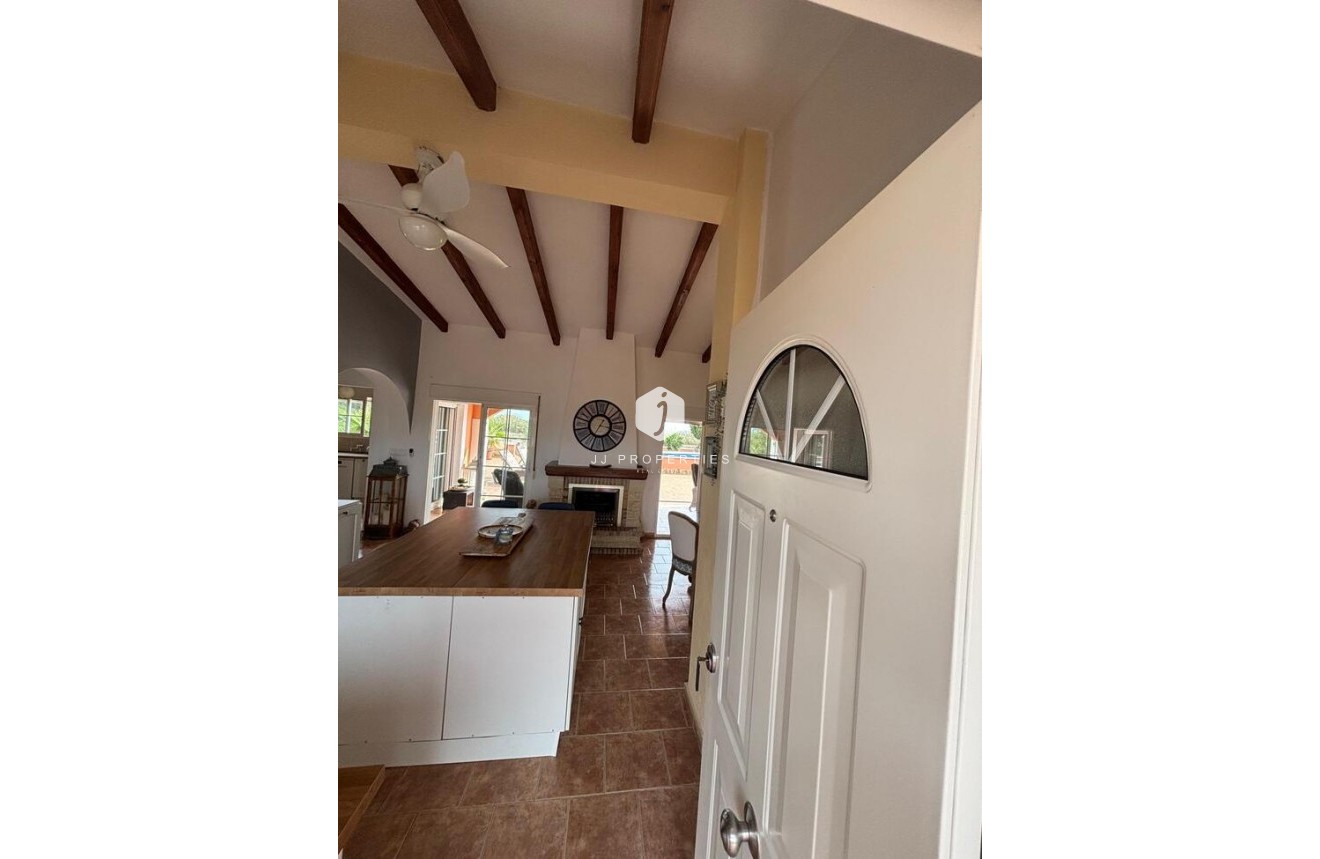 Segunda mano - Casa de campo -
Dolores - Costa Blanca