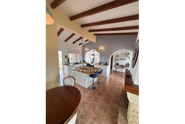 Segunda mano - Casa de campo -
Dolores - Costa Blanca