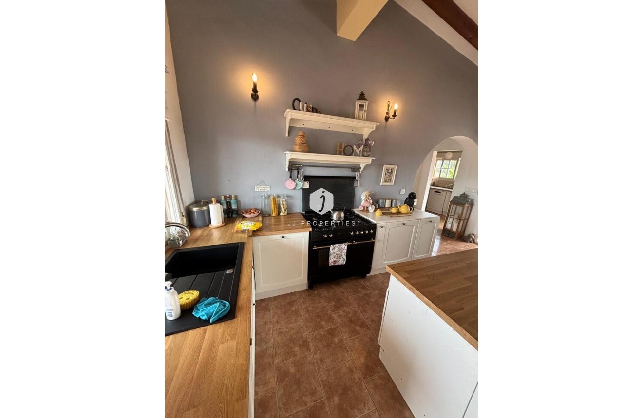 Segunda mano - Casa de campo -
Dolores - Costa Blanca