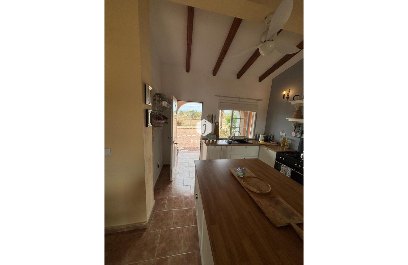 Segunda mano - Casa de campo -
Dolores - Costa Blanca