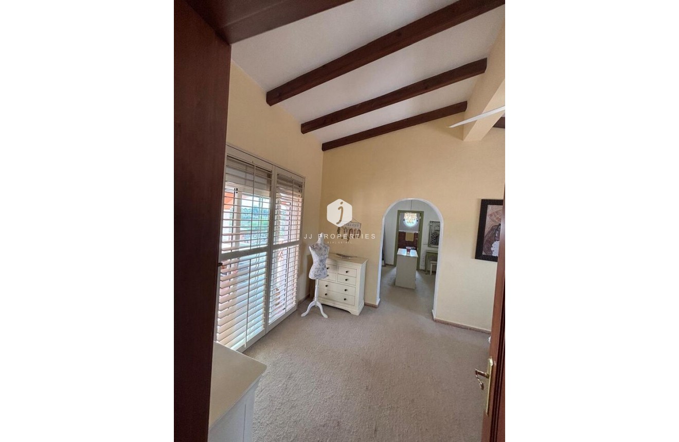 Segunda mano - Casa de campo -
Dolores - Costa Blanca