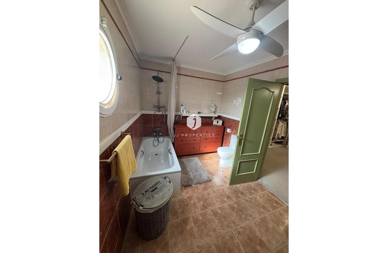 Segunda mano - Casa de campo -
Dolores - Costa Blanca