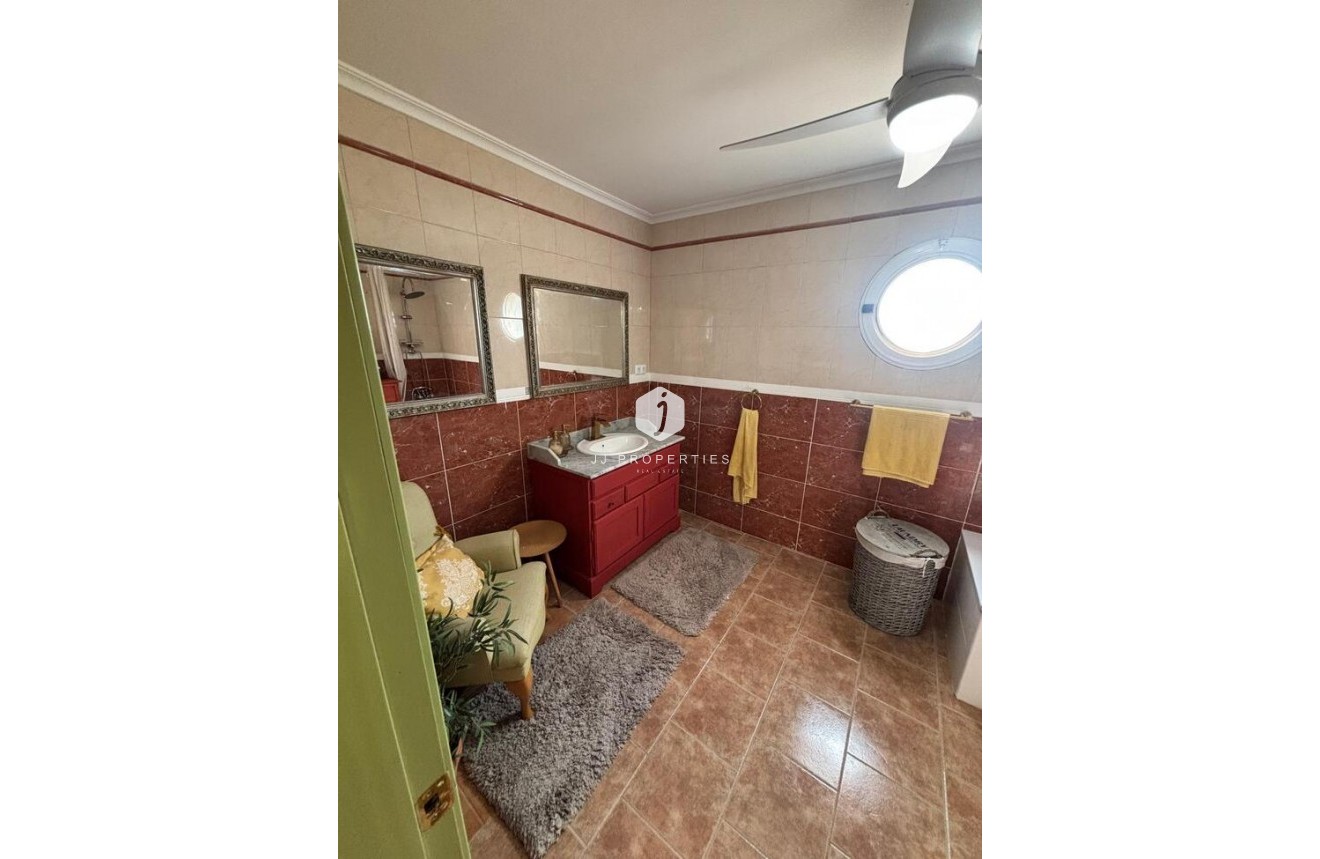 Segunda mano - Casa de campo -
Dolores - Costa Blanca