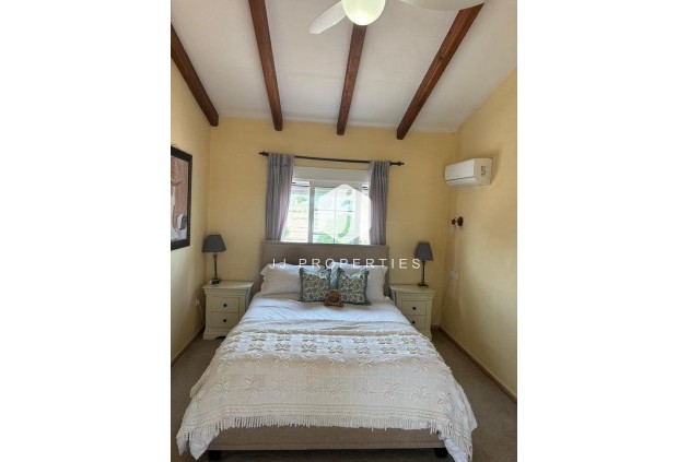 Segunda mano - Casa de campo -
Dolores - Costa Blanca