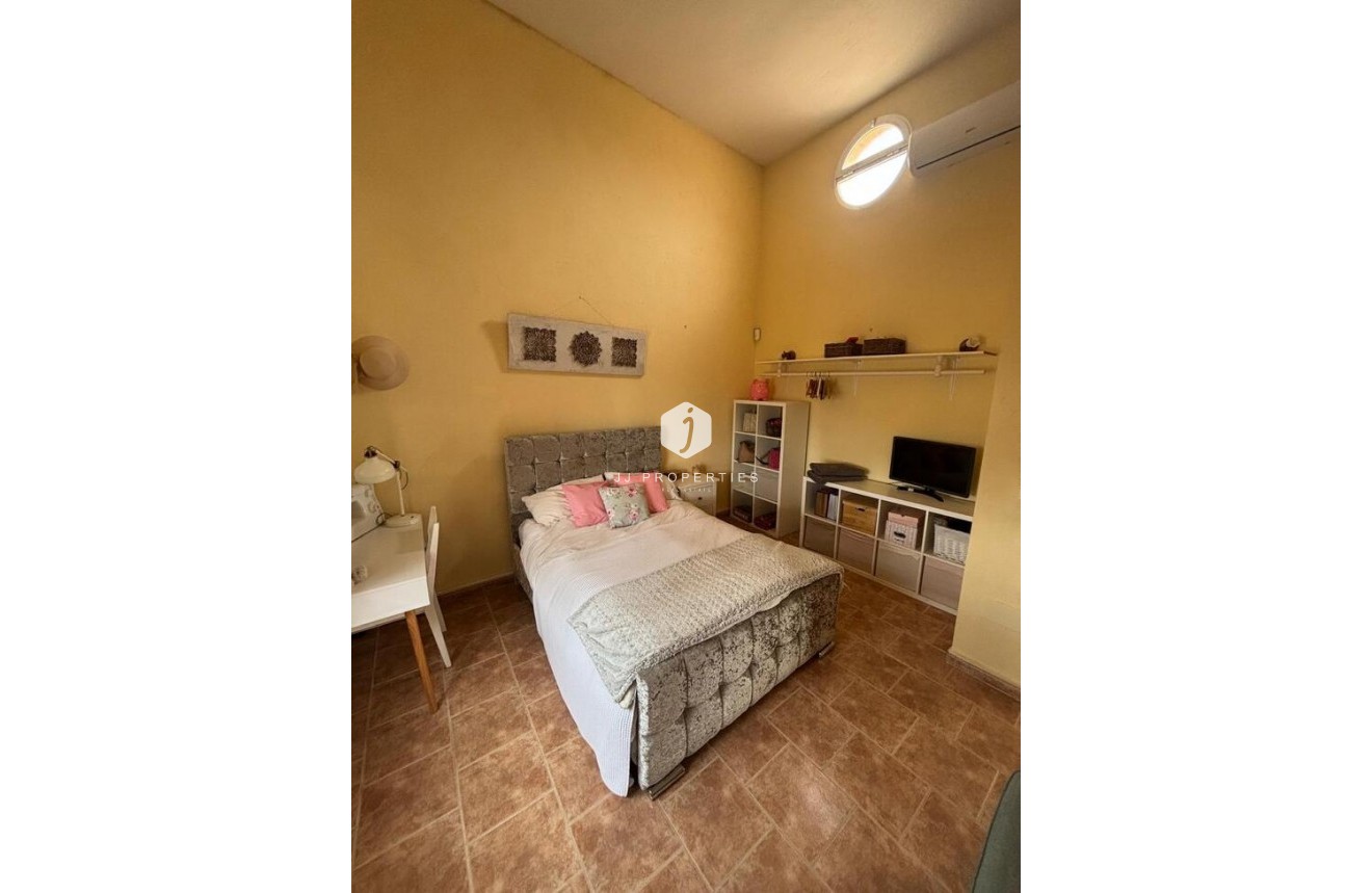 Segunda mano - Casa de campo -
Dolores - Costa Blanca