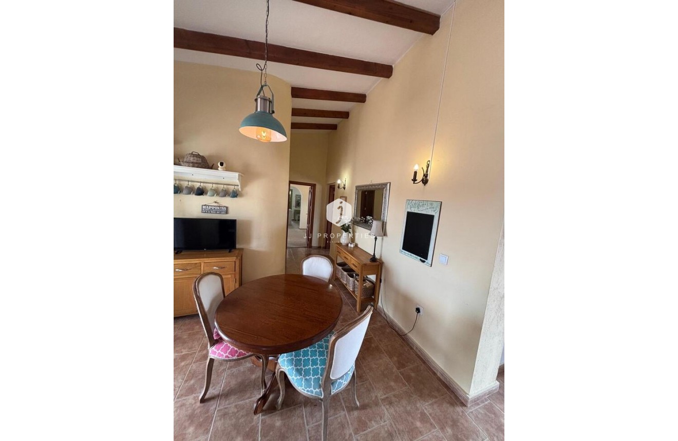 Segunda mano - Casa de campo -
Dolores - Costa Blanca