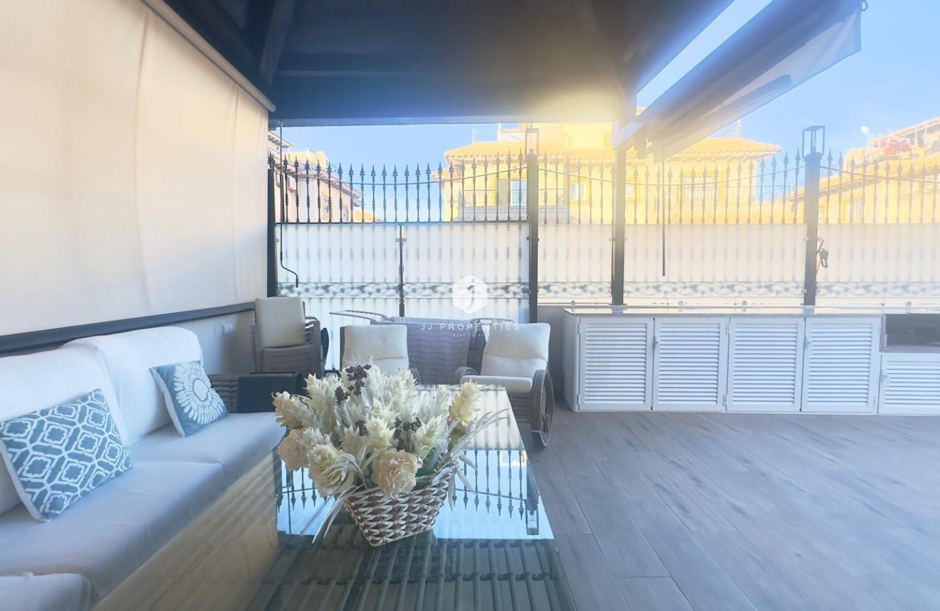 Segunda mano - Chalet -
Orihuela Costa - La Zenia