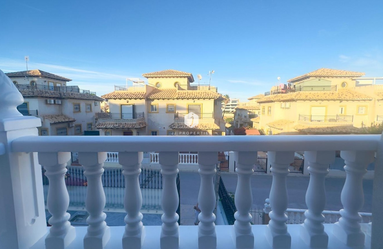 Segunda mano - Chalet -
Orihuela Costa - La Zenia