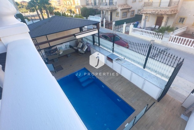 Segunda mano - Chalet -
Orihuela Costa - La Zenia