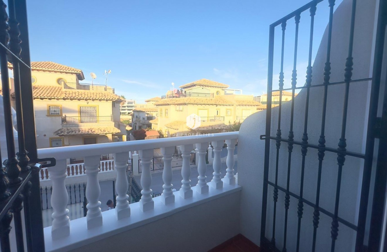 Segunda mano - Chalet -
Orihuela Costa - La Zenia