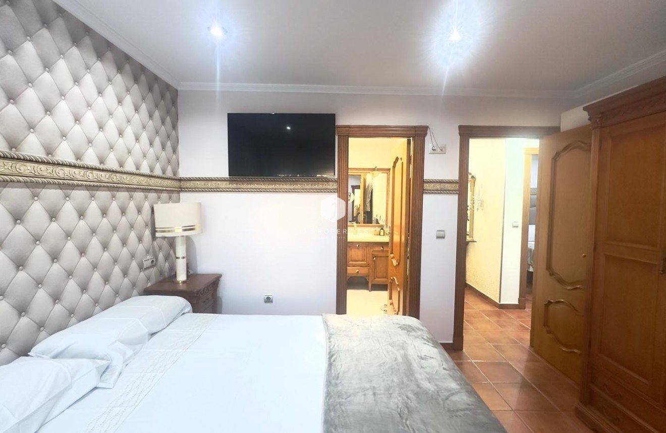 Segunda mano - Chalet -
Orihuela Costa - La Zenia