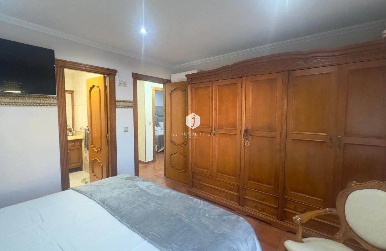 Segunda mano - Chalet -
Orihuela Costa - La Zenia