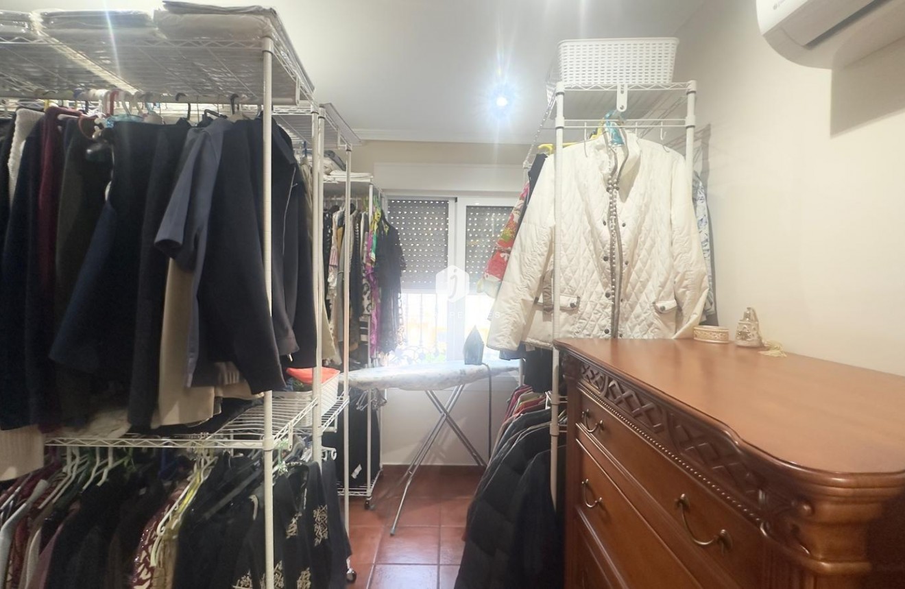 Segunda mano - Chalet -
Orihuela Costa - La Zenia