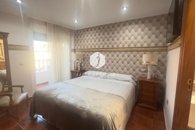 Segunda mano - Chalet -
Orihuela Costa - La Zenia