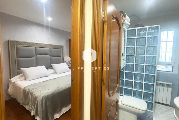 Segunda mano - Chalet -
Orihuela Costa - La Zenia