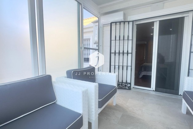 Segunda mano - Chalet -
Orihuela Costa - La Zenia