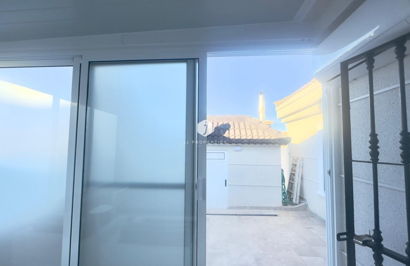 Segunda mano - Chalet -
Orihuela Costa - La Zenia