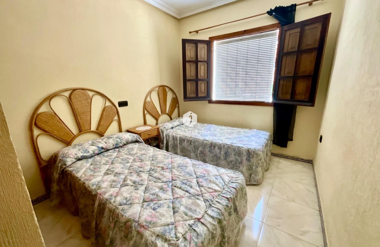 Segunda mano - Bungalow -
Torrevieja - Torreblanca