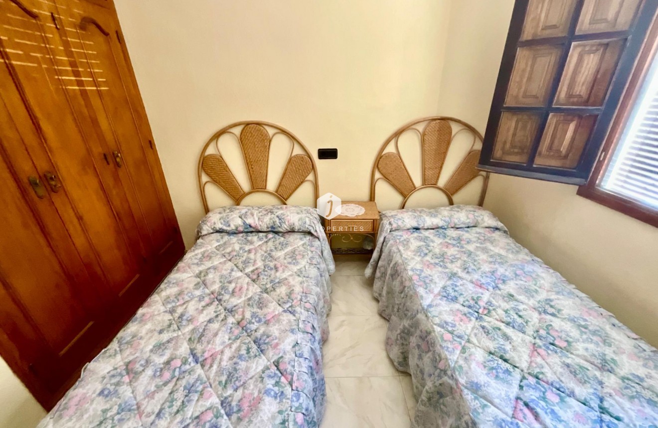 Segunda mano - Bungalow -
Torrevieja - Torreblanca