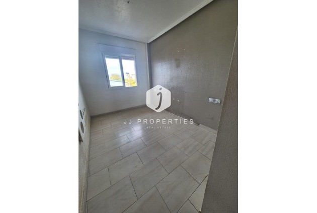 Segunda mano - Apartamento / piso -
Torrevieja - aguas nuevas