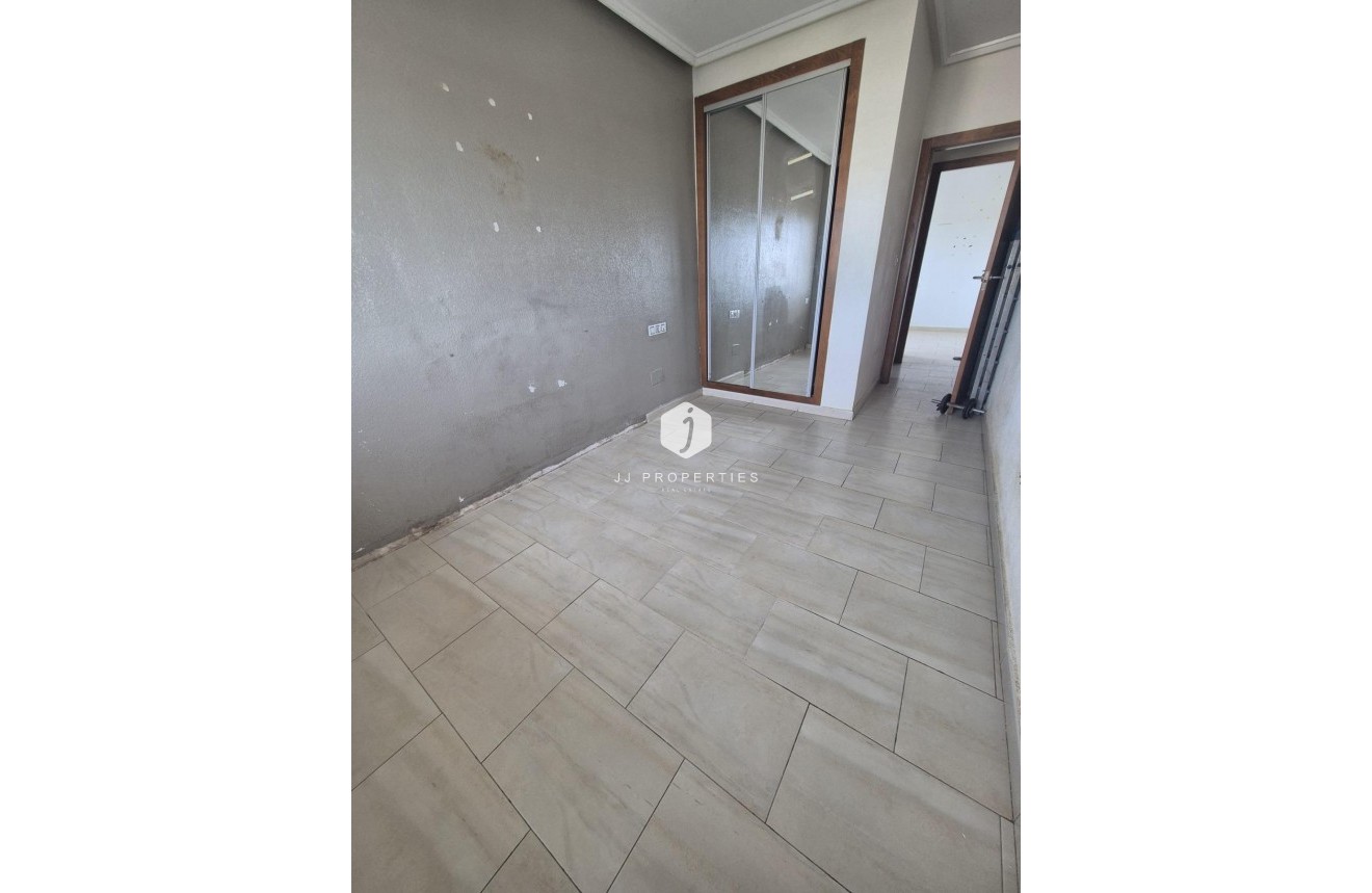 Segunda mano - Apartamento / piso -
Torrevieja - aguas nuevas