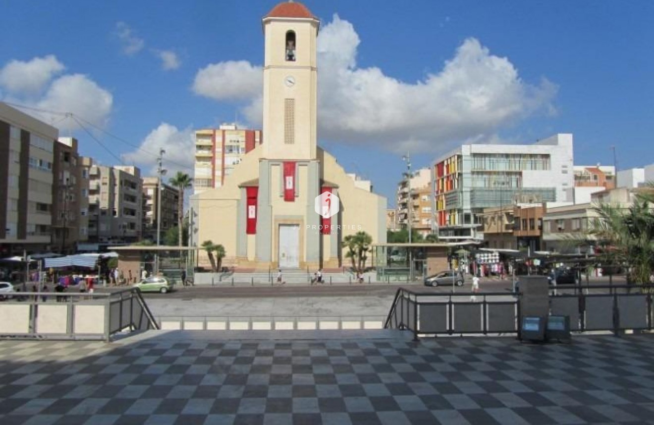 Obra nueva - Apartamento / piso -
Guardamar del Segura - Pueblo