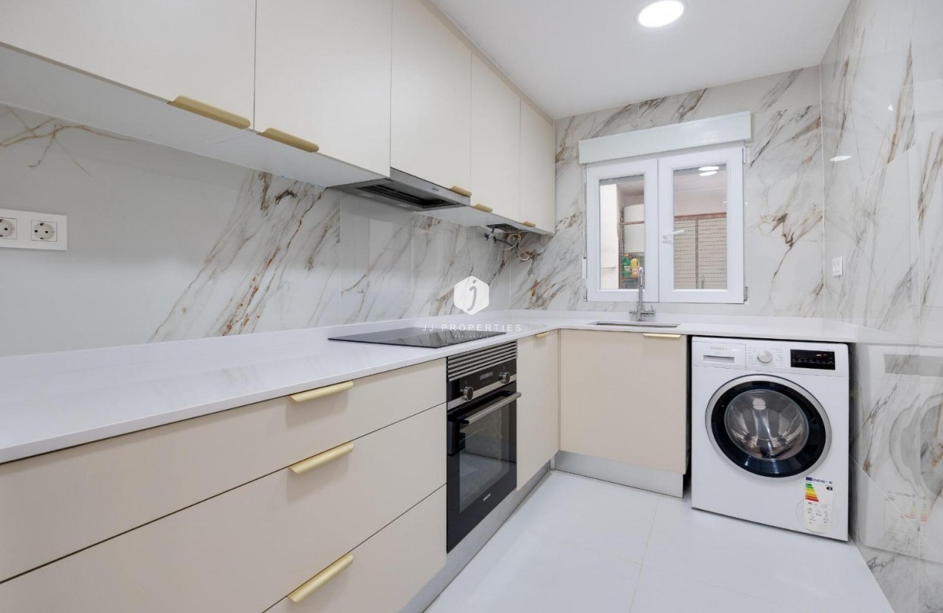 Segunda mano - Apartamento / piso -
Torrevieja - Costa Blanca