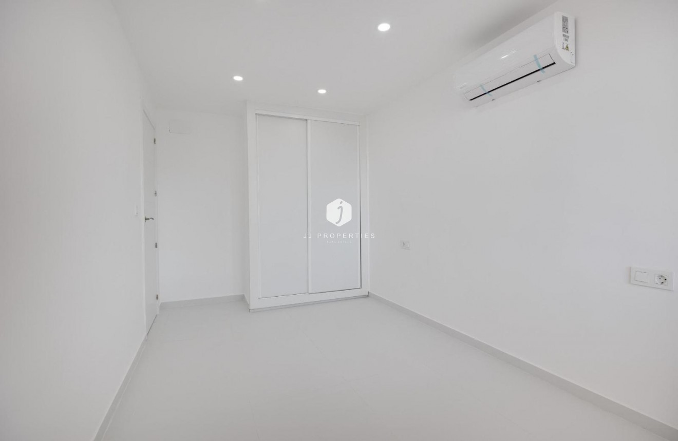 Segunda mano - Apartamento / piso -
Torrevieja - Costa Blanca