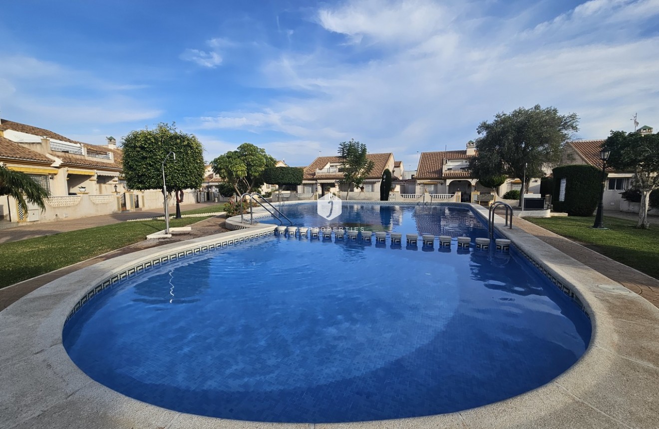 Segunda mano - Bungalow -
La Zenia - Costa Blanca