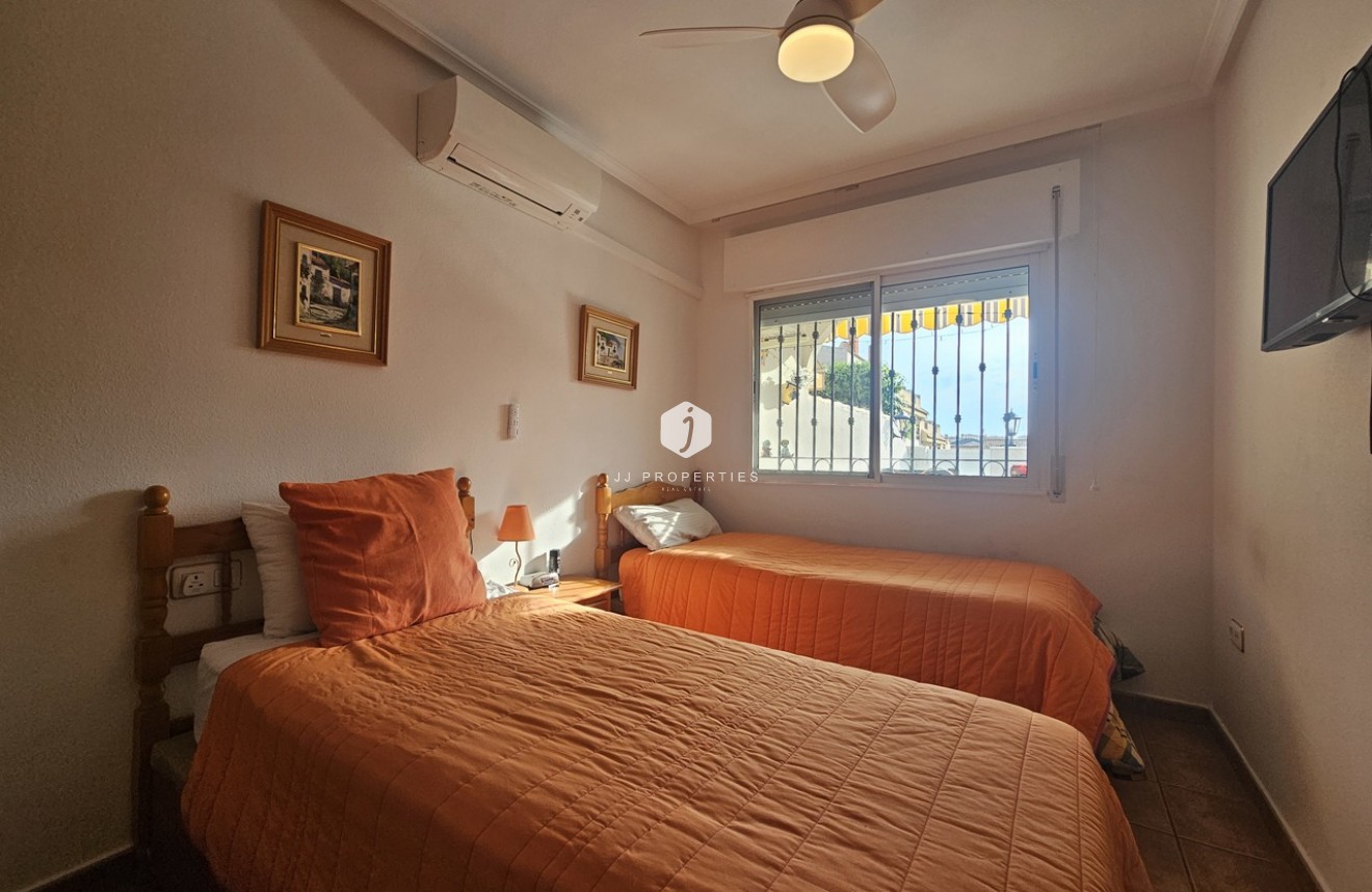 Segunda mano - Bungalow -
La Zenia - Costa Blanca