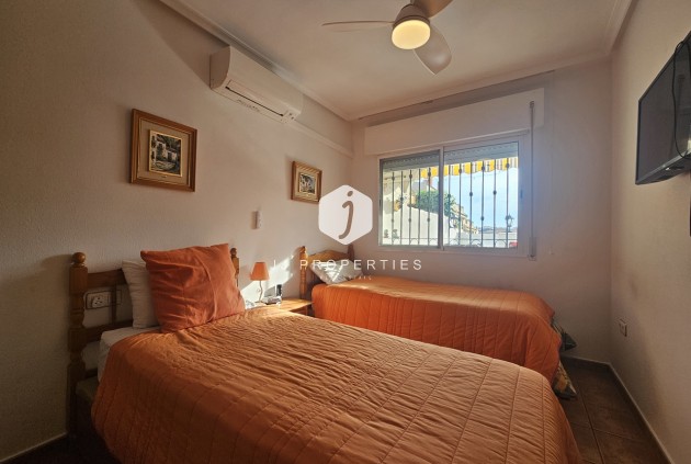 Segunda mano - Bungalow -
La Zenia - Costa Blanca