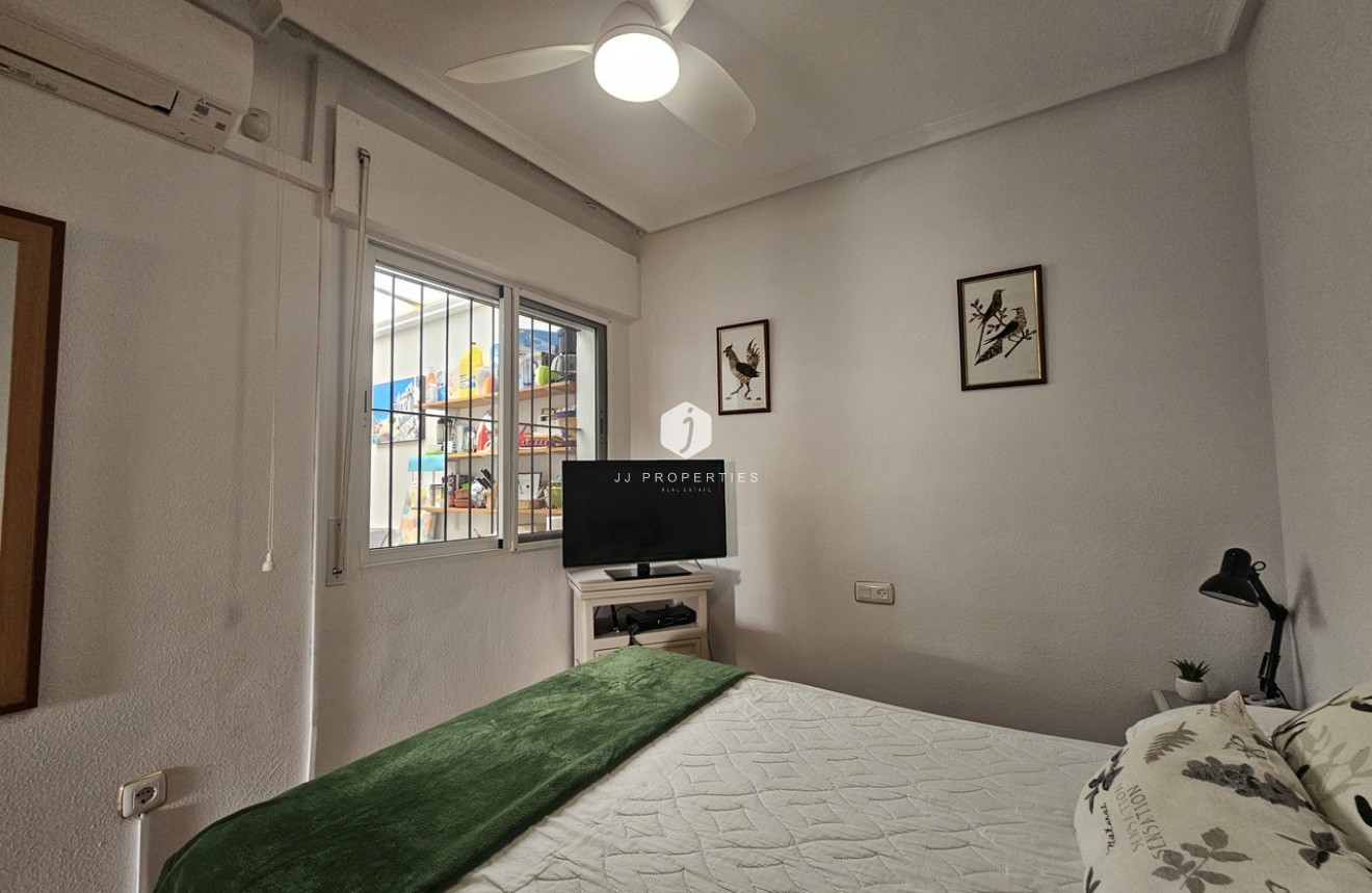 Segunda mano - Bungalow -
La Zenia - Costa Blanca