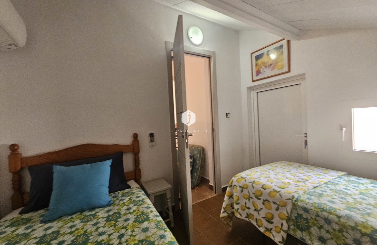 Segunda mano - Bungalow -
La Zenia - Costa Blanca