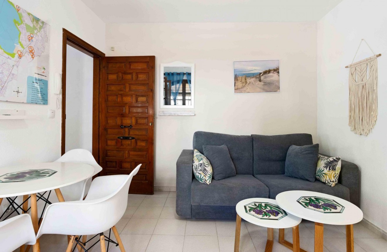 Resale - Apartment / flat -
Torrevieja - Playa de los Naufragos