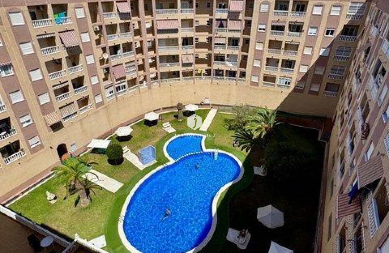 Segunda mano - Apartamento / piso -
Torrevieja - PARQUE DE LAS NACIONES