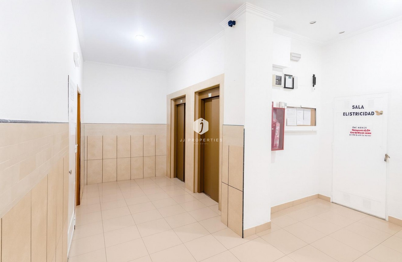 Segunda mano - Apartamento / piso -
Torrevieja - PARQUE DE LAS NACIONES