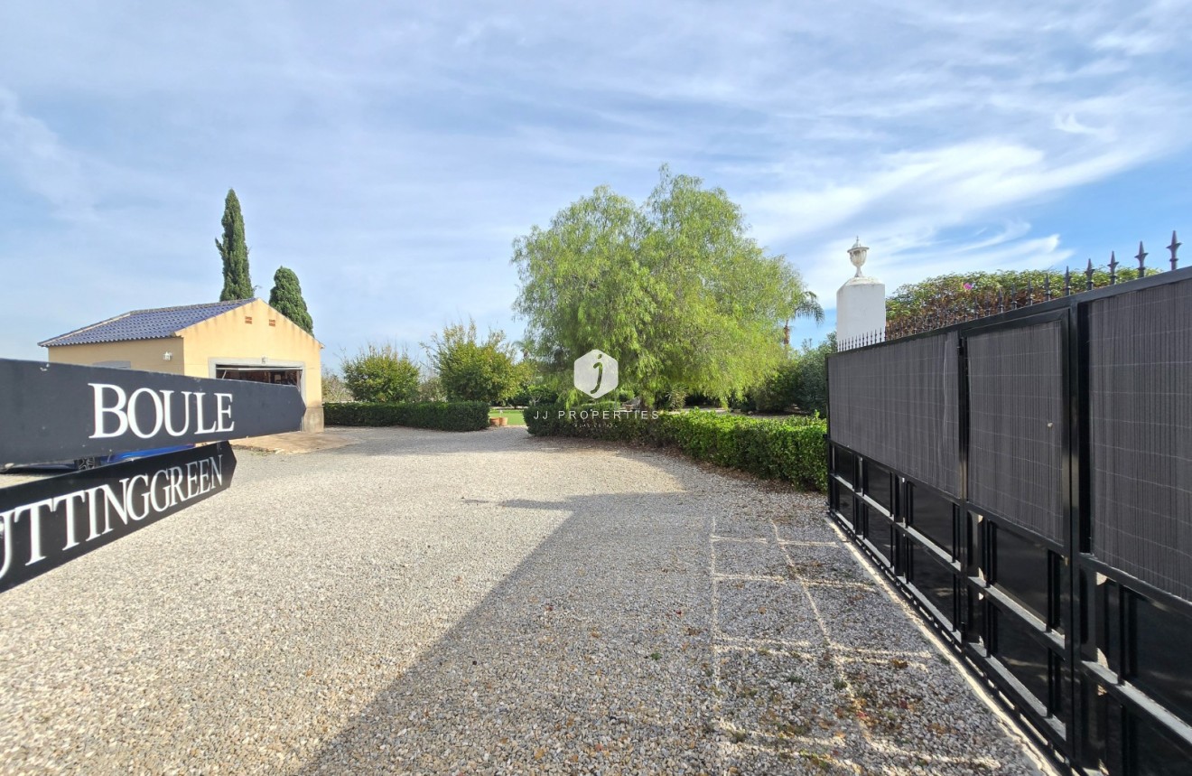 Segunda mano - Casa de campo -
Dolores - Costa Blanca