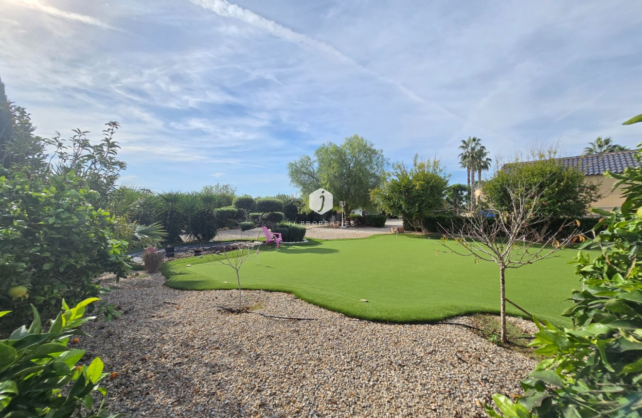 Segunda mano - Casa de campo -
Dolores - Costa Blanca