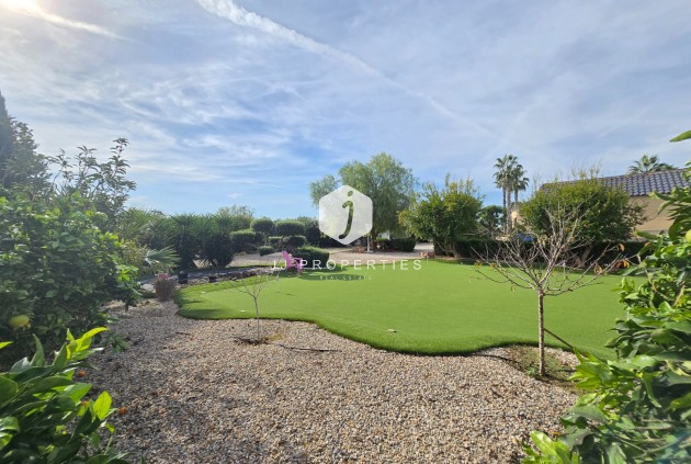 Segunda mano - Casa de campo -
Dolores - Costa Blanca