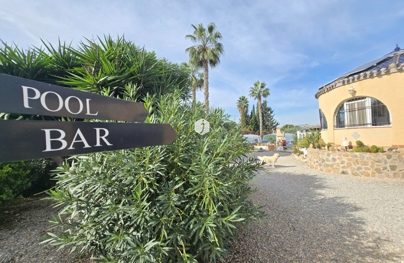 Segunda mano - Casa de campo -
Dolores - Costa Blanca