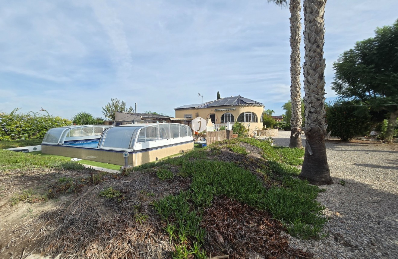 Segunda mano - Casa de campo -
Dolores - Costa Blanca