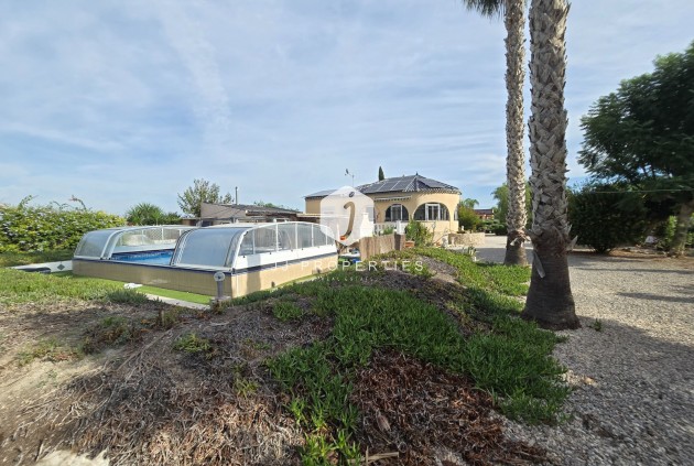 Segunda mano - Casa de campo -
Dolores - Costa Blanca