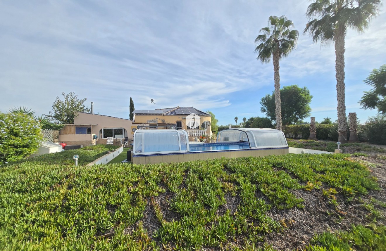 Segunda mano - Casa de campo -
Dolores - Costa Blanca